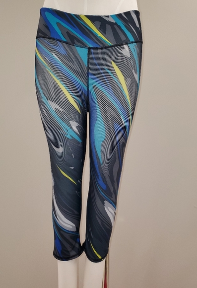Fabletics Other - Fabletics Salar Crop Capri pant size small
